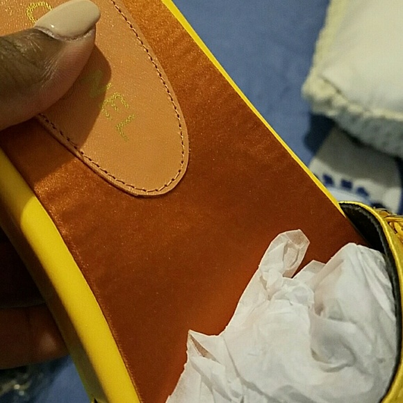 Summer Chained Satin Rubber Slide - Picture 3 of 4