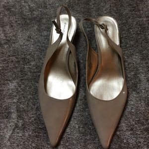 Pointy toe Patent leather shoes