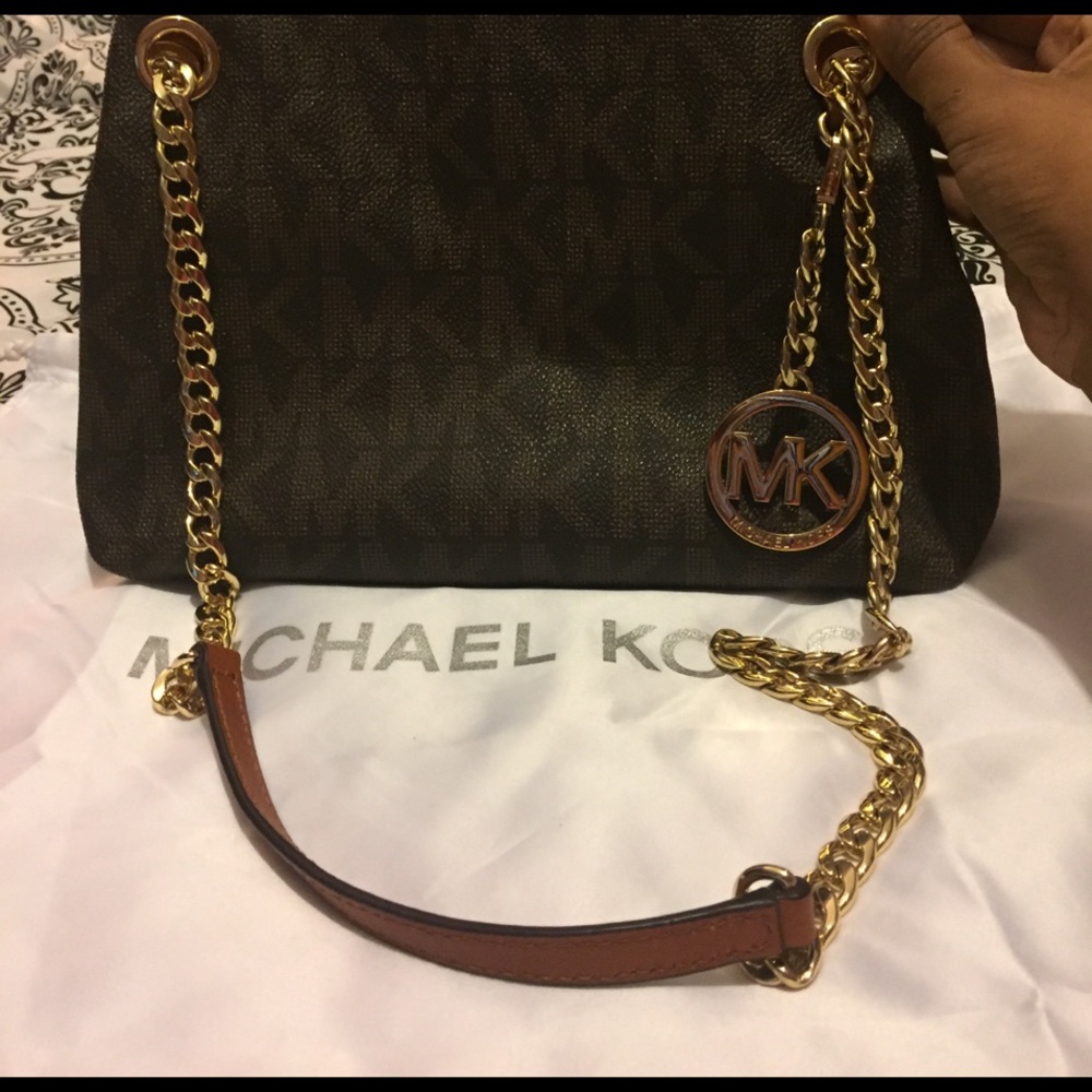 Michael Kors Jet Set Chain Crossbody Bag