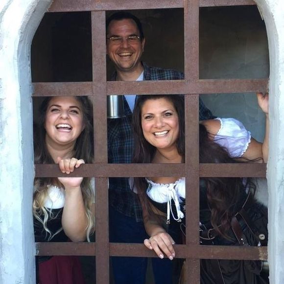 Meet your Posher, Liz - Picture 1 of 1