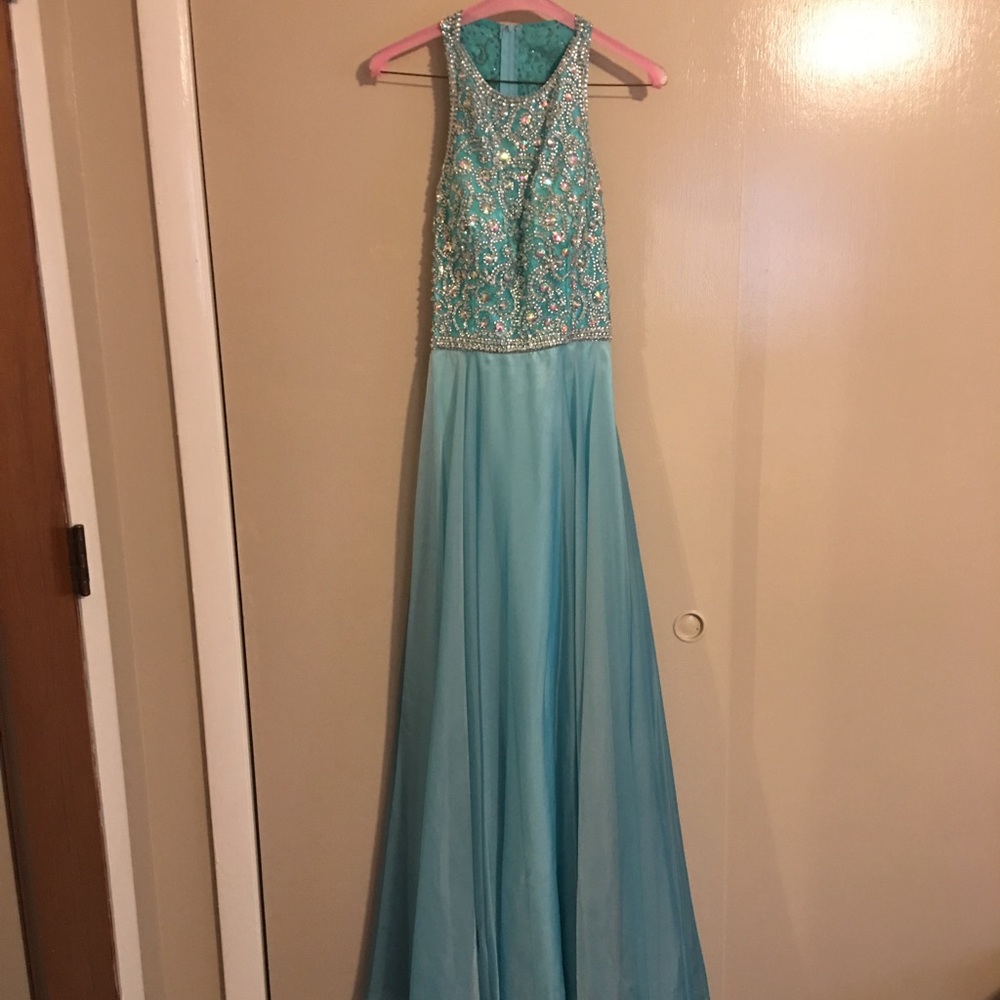Prom Dress - Picture 3 of 4