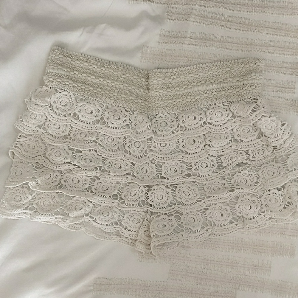 Lace/knitted shorts