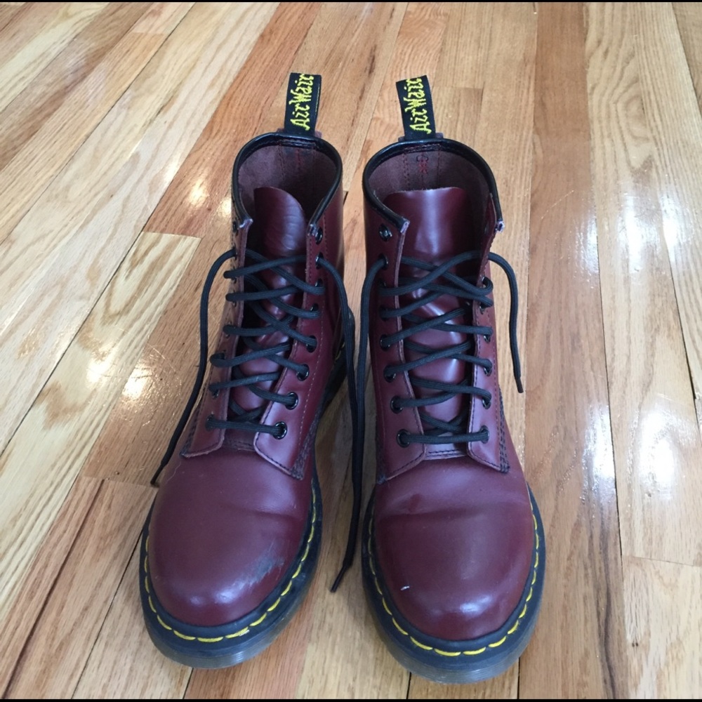 Doc Martens burgundy leather size USA 7