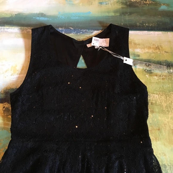 Sale Ya NWT Dress - Picture 5 of 8