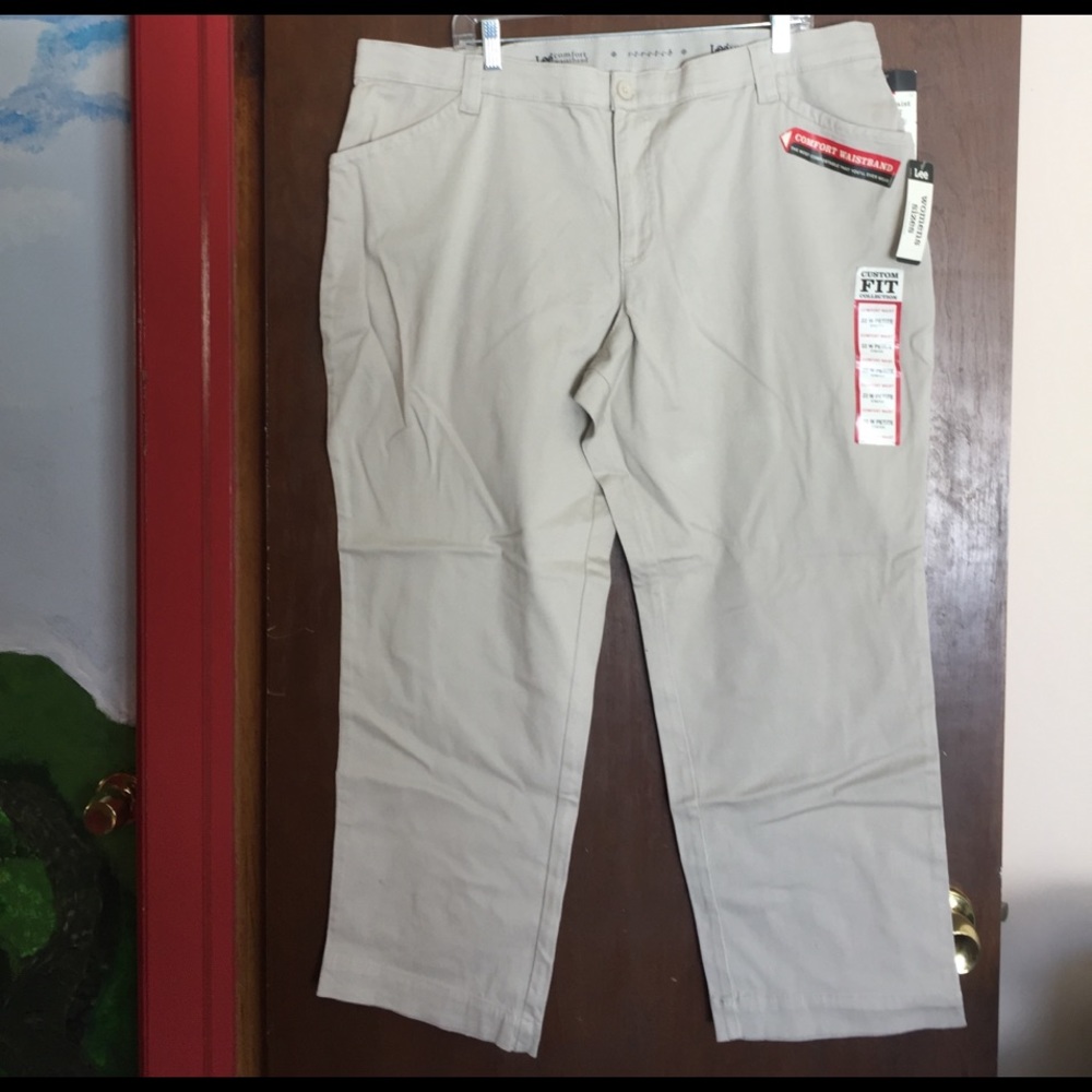Lee New Womens Khakis Comfort Waist 22W Petite NWT