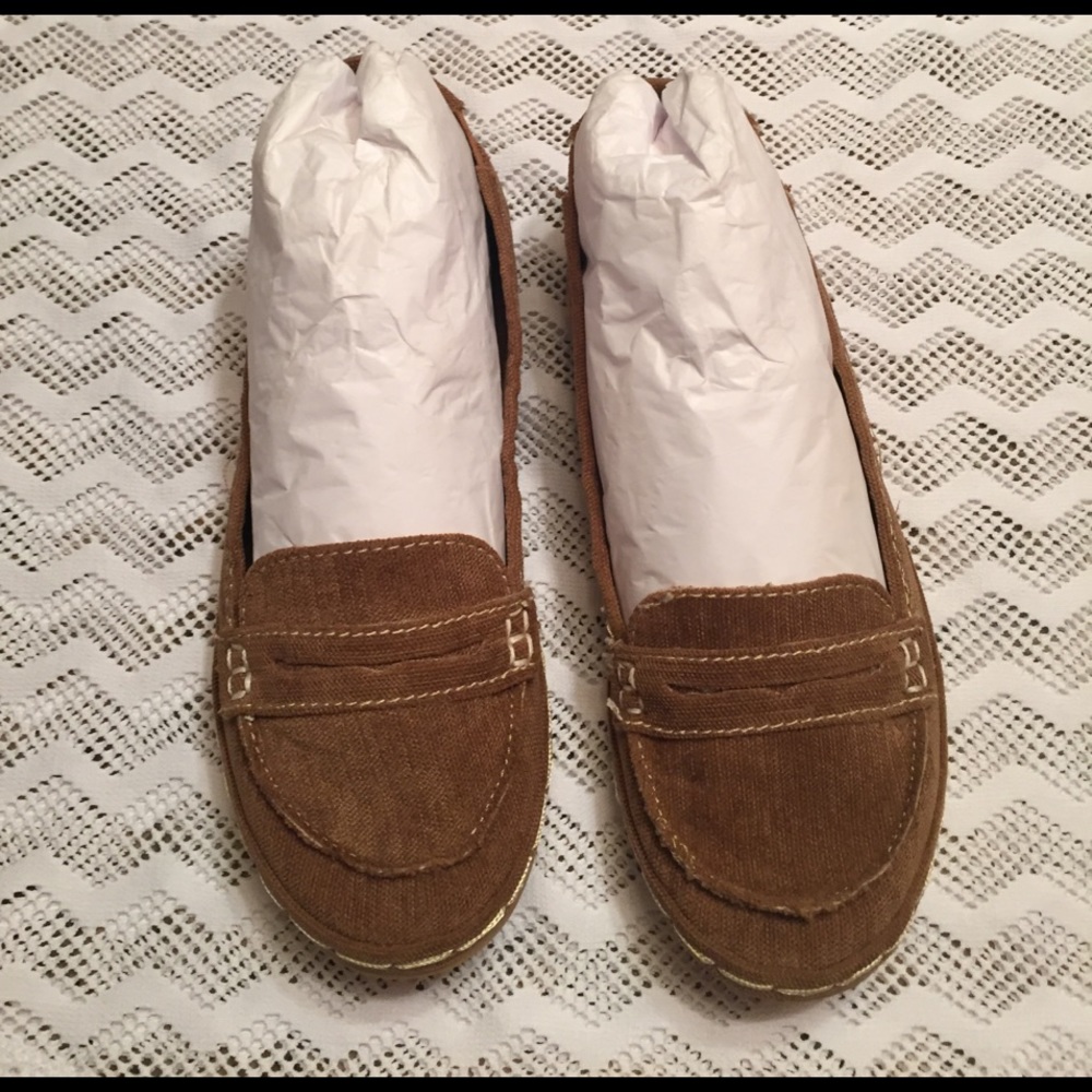 Tan rocket dog slip on's