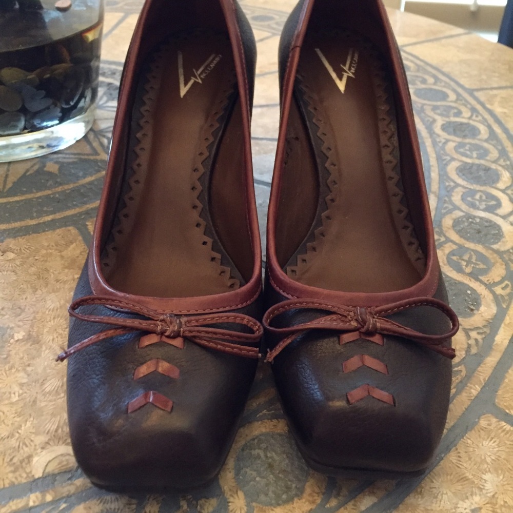 Never Worn NWOT Brown Vince Camuto Heels