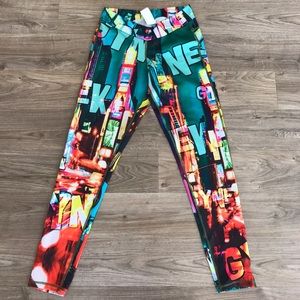 Cool city print leggings-Gyneka