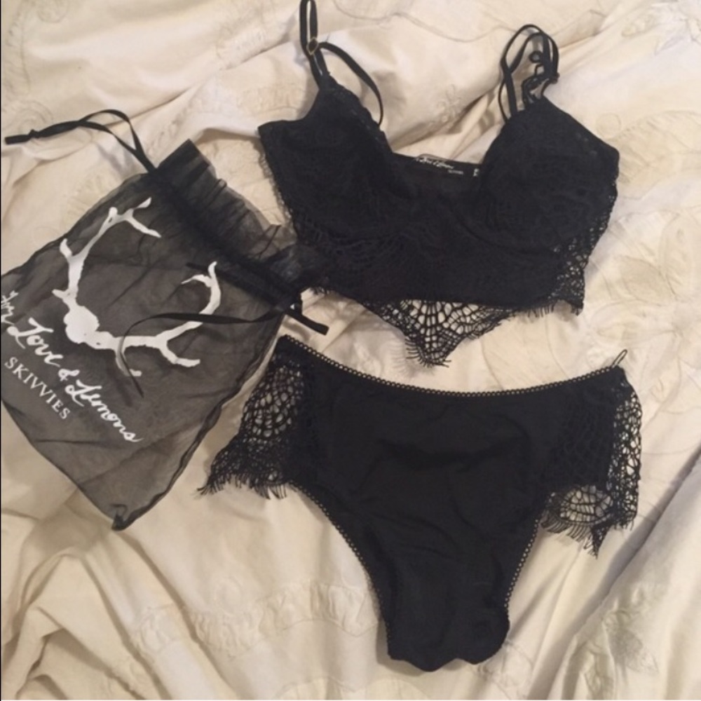 NWOT Bat Your Lashes Bra & Panty