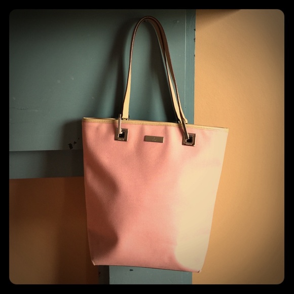 Gucci Handbags - Gucci Bucket Bag