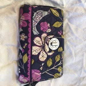 Vera Bradley turn key wallet