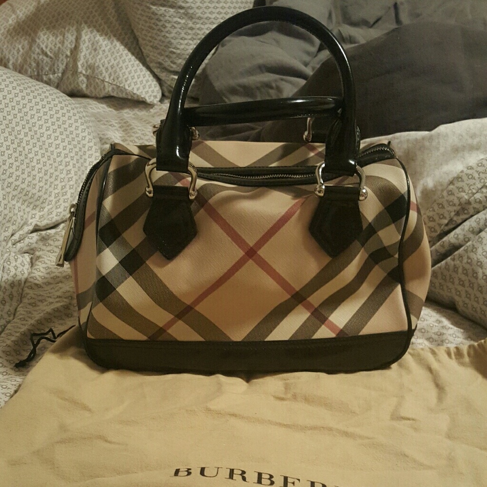 !SOLD! *AUTHENTIC* Burberry Supernova bag