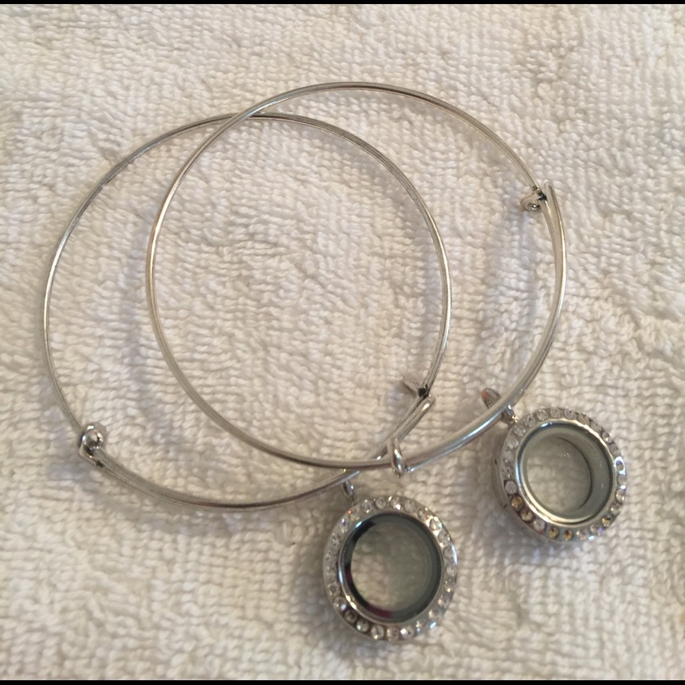 💰💰Bangle Locket Bracelets (2) - Picture 1 of 4