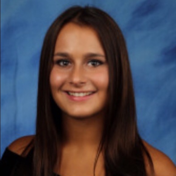 Meet your Posher, Nicole - Picture 1 of 1