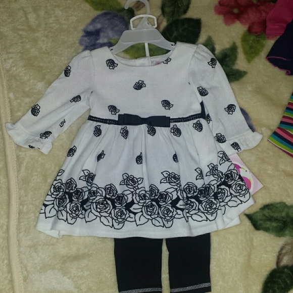 Youngland Other - Baby girl 2T outfit