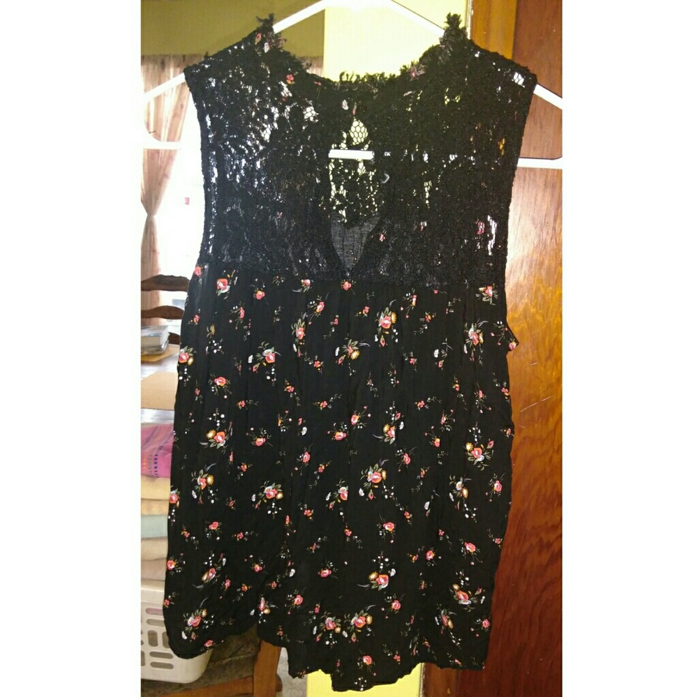 Shirt - Picture 2 of 4