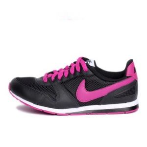 Nike eclipse II sneakers 8.5 black pink running