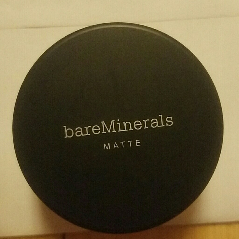 Bare minerals matte foundation in fairly medium