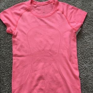 Lululemon Grapefruit Swiftly size 6