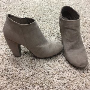 Mossimo faux suede Tan booties