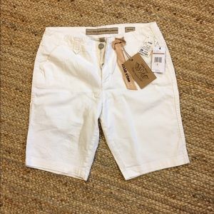 Nine West mid rise long white shorts 12/30 NWT