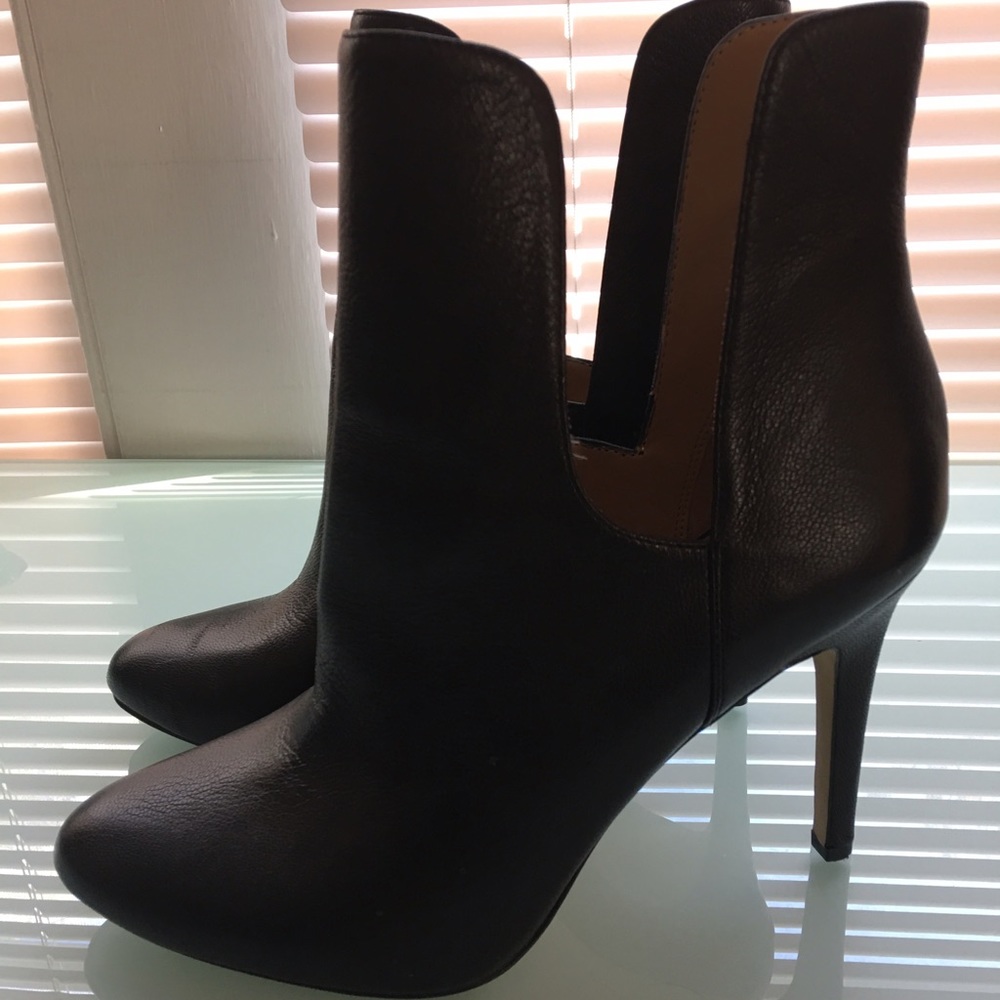 BCBGENERATION booties