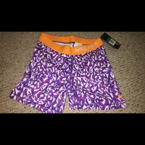 NWT Girls XL/ Women's S - Nike Pro Training Shorts