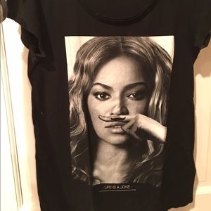 ELEVEN PARIS Beyoncé tee - life is a joke
