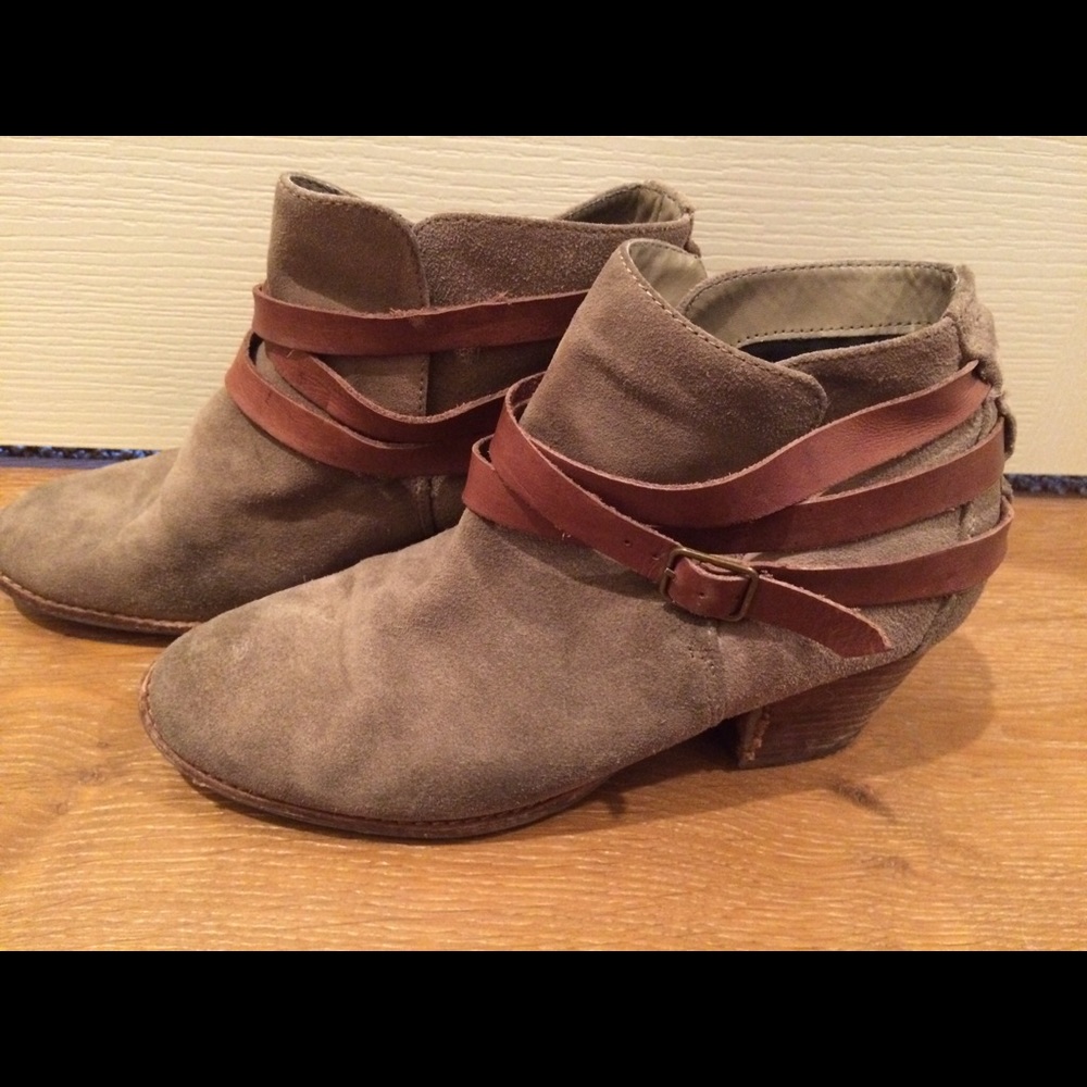 DV by dolce vida suede booties