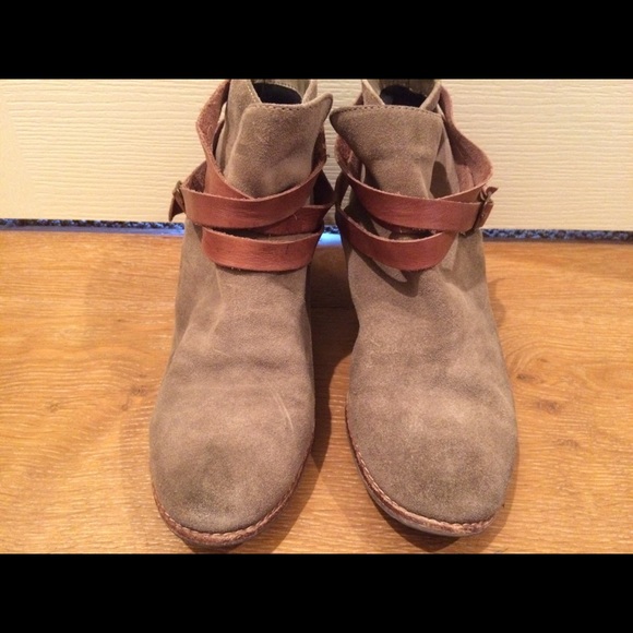 DV by dolce vida suede booties - Picture 2 of 3