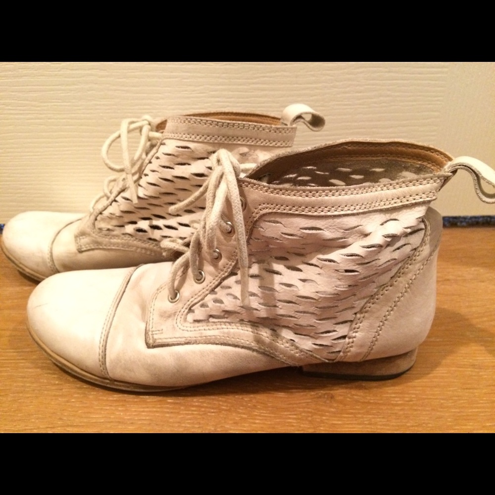 Urban outfitters white leather lace ankle boots