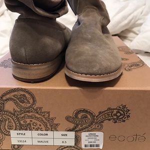 Ecoté suede boots in Muave!