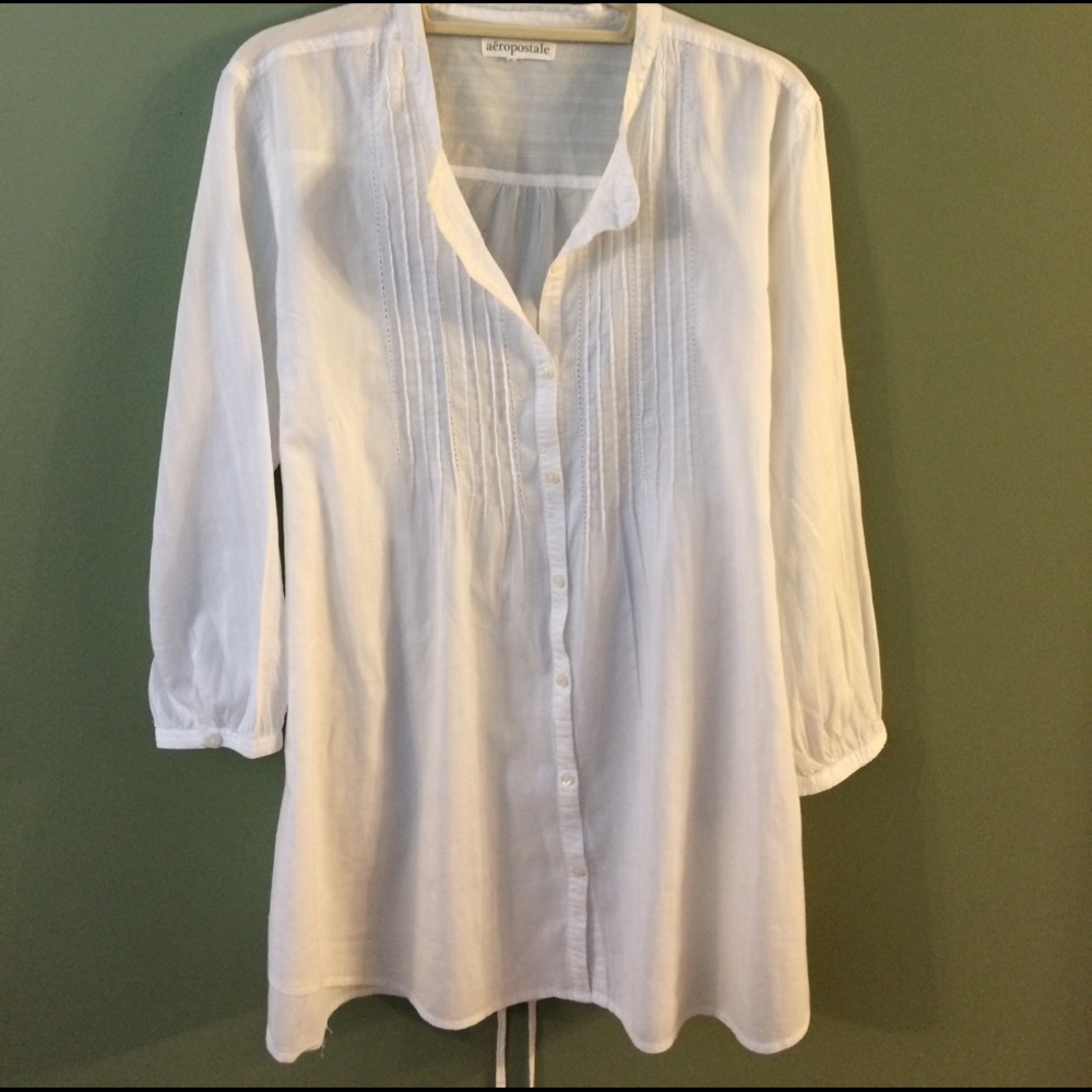 White Aeropostale XL  shirt