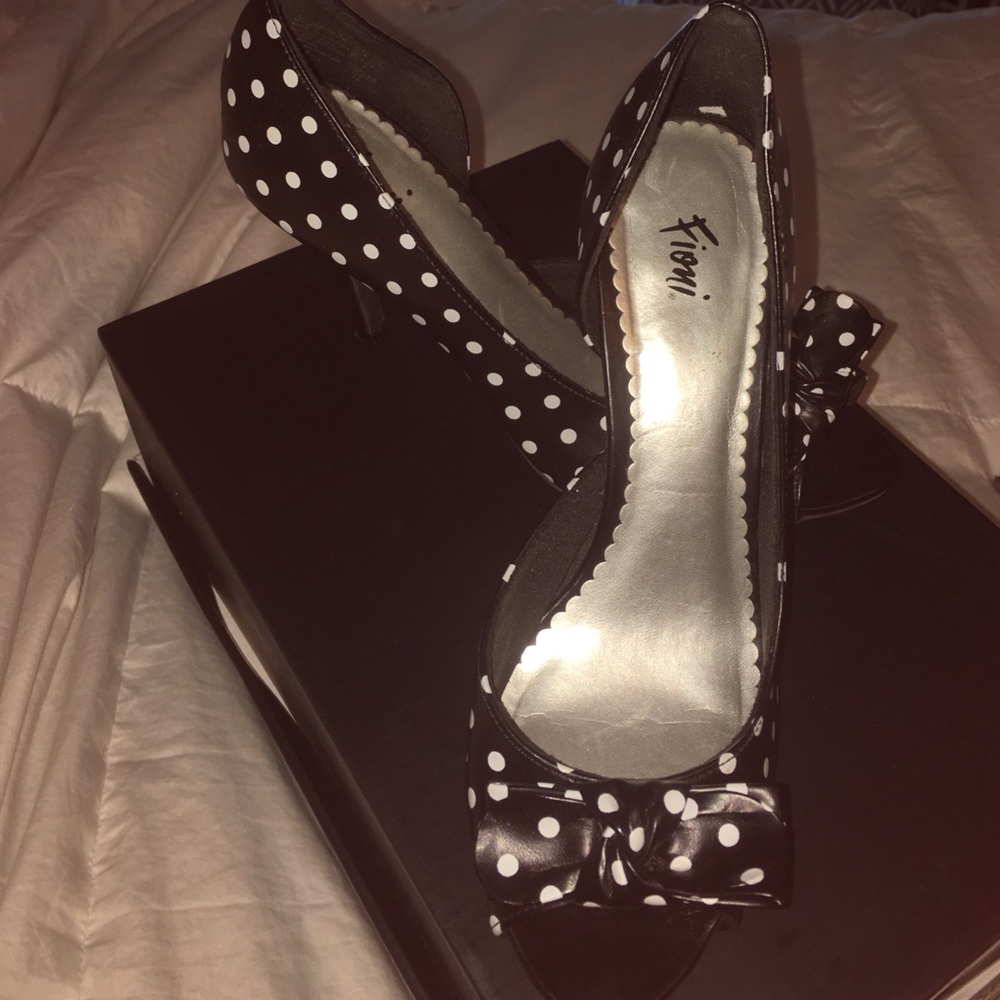 Black poka dot heels