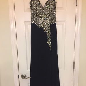 Prom dress for sale brand new never worn.