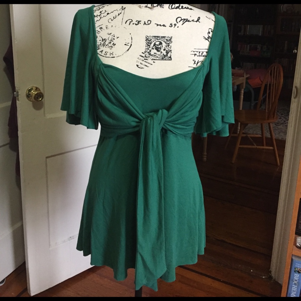 EUC Green knit top