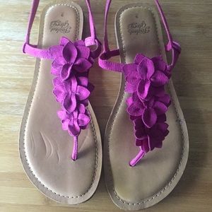 T strap sandals
