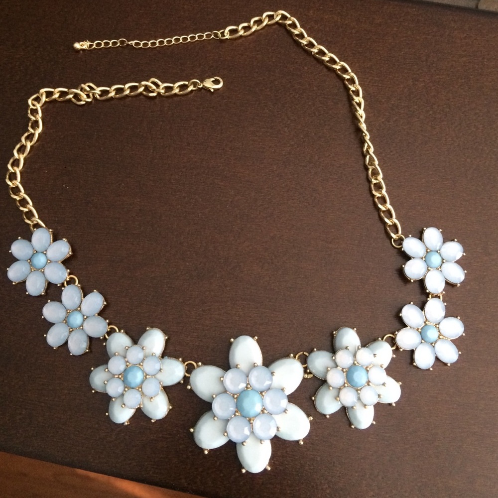 Baby blue flower necklace