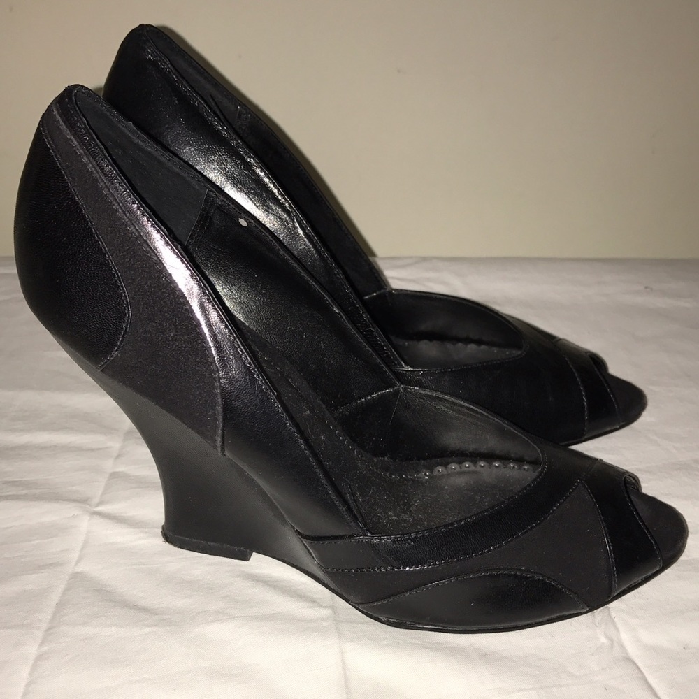 Chinese Laundry 'Foxy' Peep-toe Wedges - Size 7M