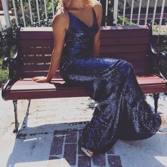 Blue sequin dress - Picture 1 of 2