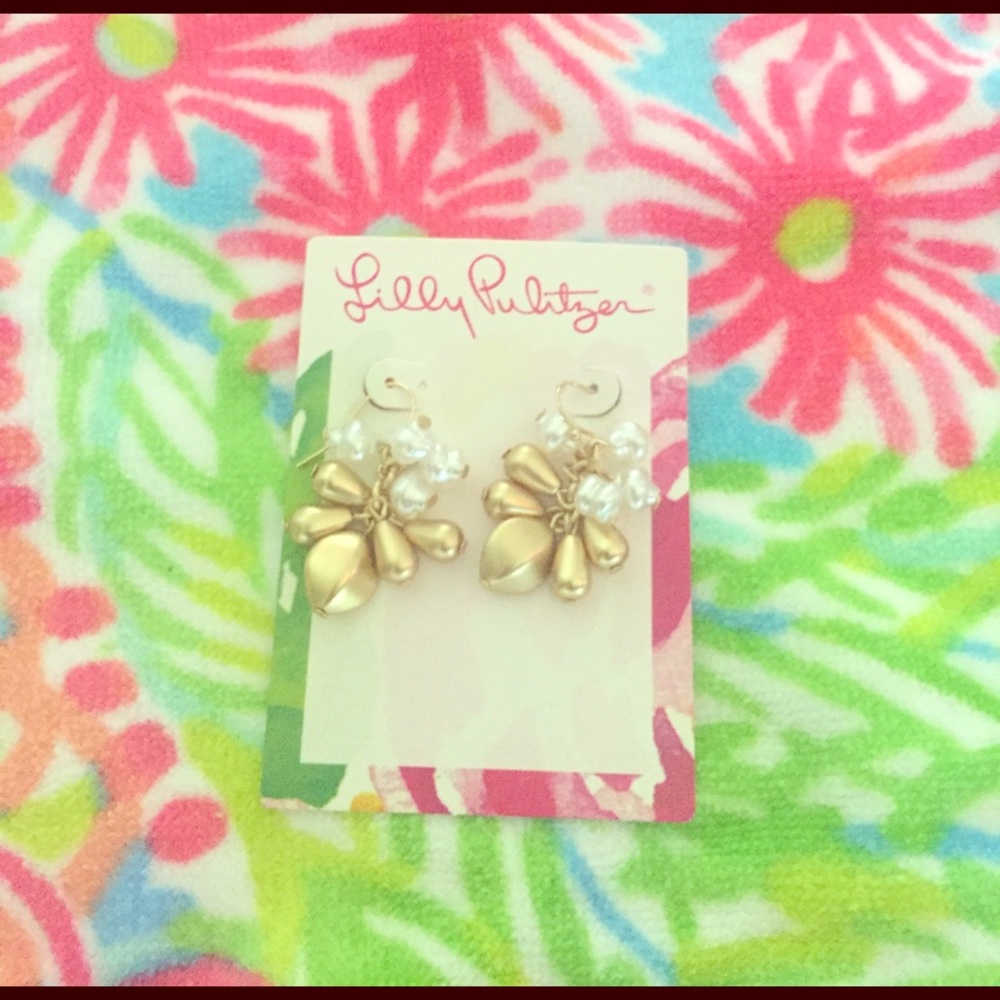 NWT Lilly Pulitzer GWP gold/pearl earrings