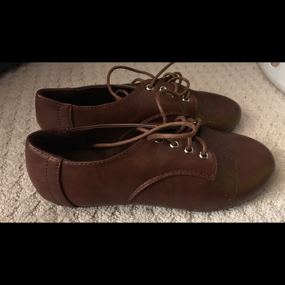 Brown loafer sneaker