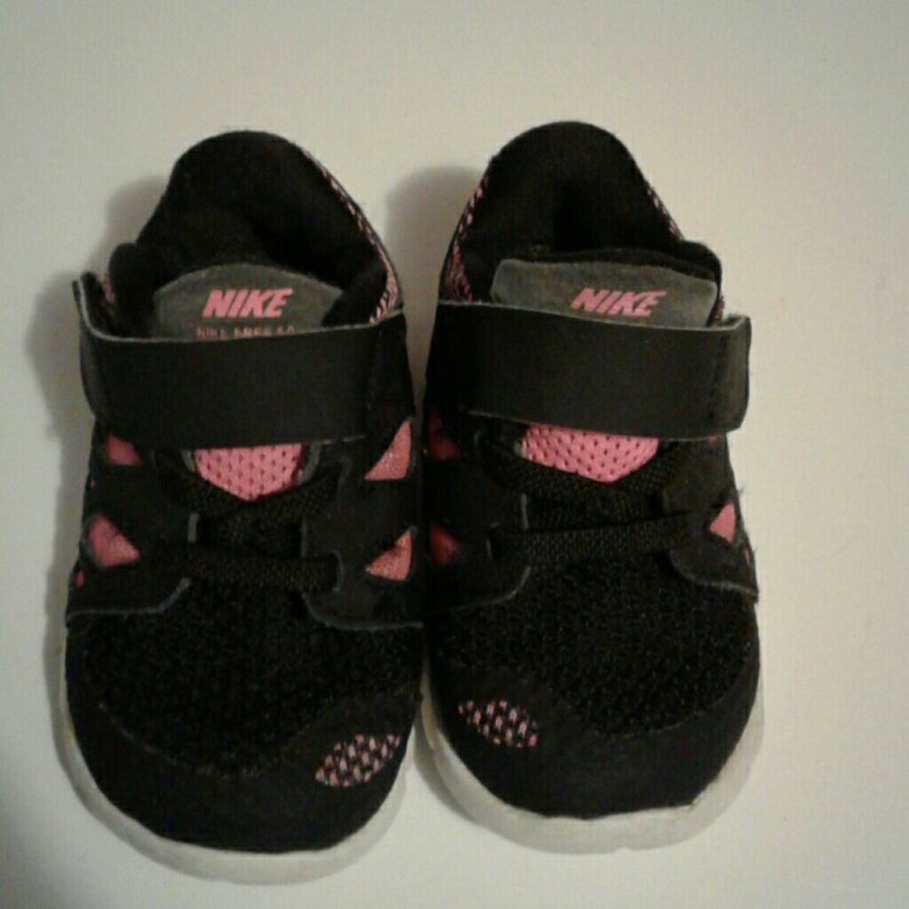 Nike toddler tennis shoes