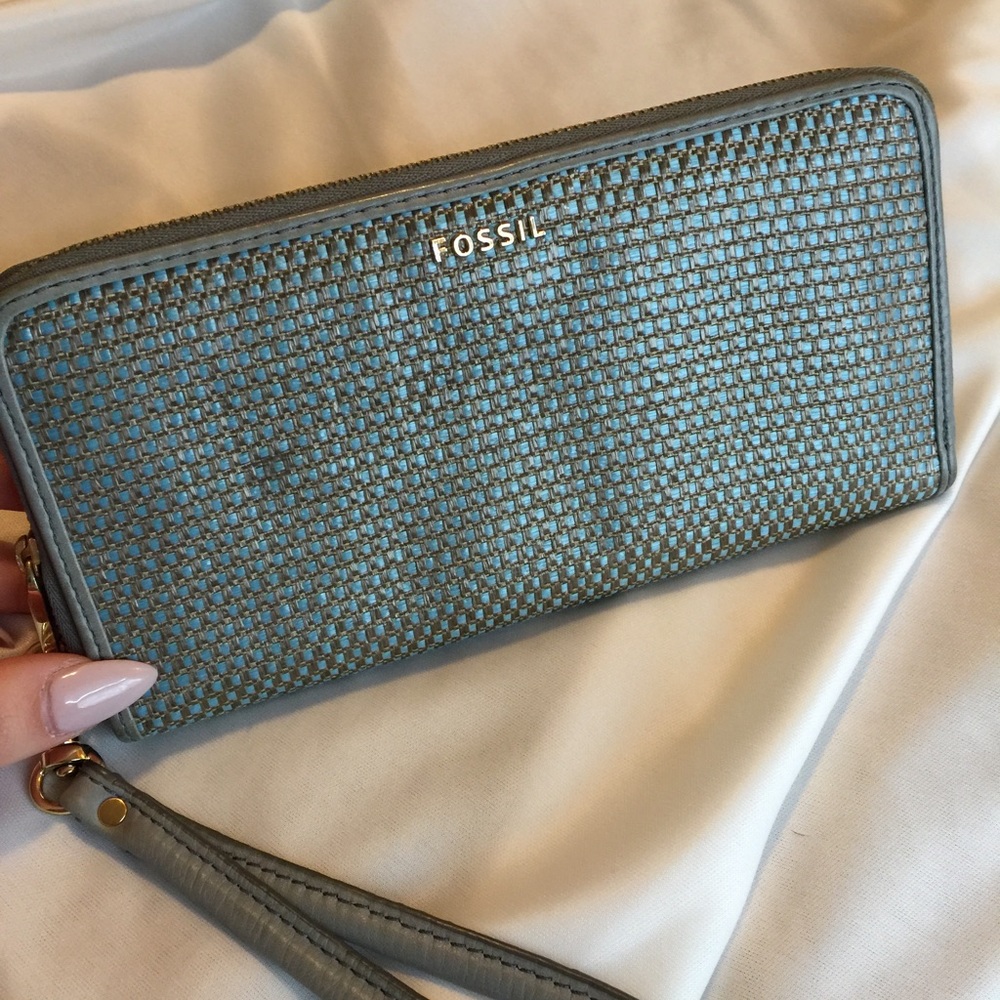 Fossil wristlet