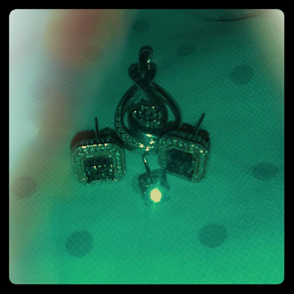 Sterling Silver, black diamond chip earring set