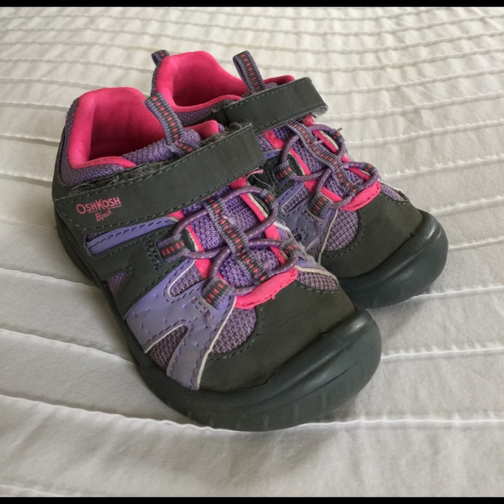 Oshkosh girls play shoes