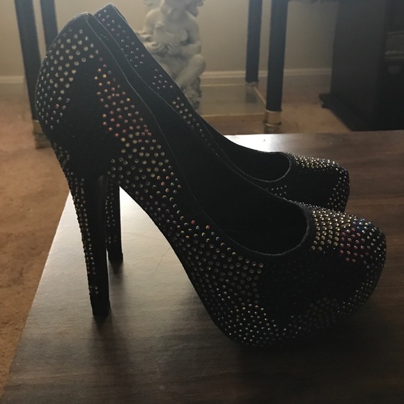 Woman heels - Picture 3 of 3