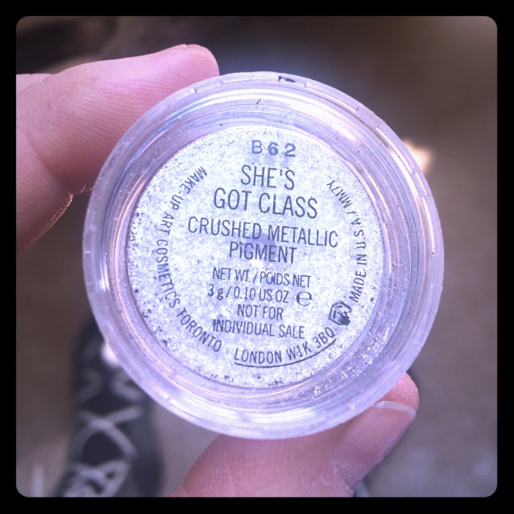 Mac metallic pigment