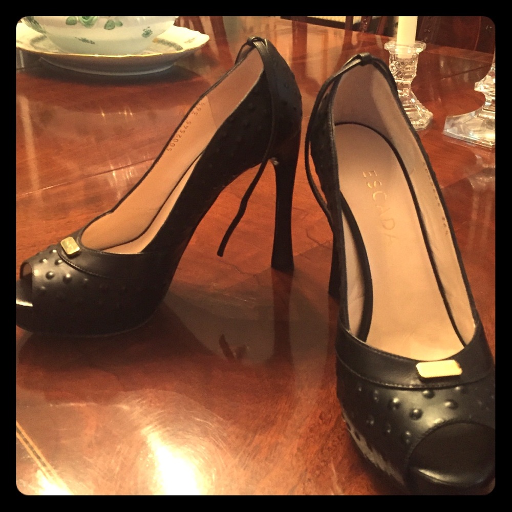 Fabulous Never Worn Escada Ostriche Leather Heels!