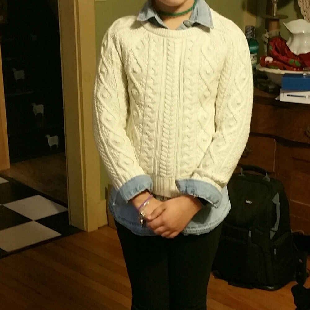 Gap Cable knit sweater. Off white